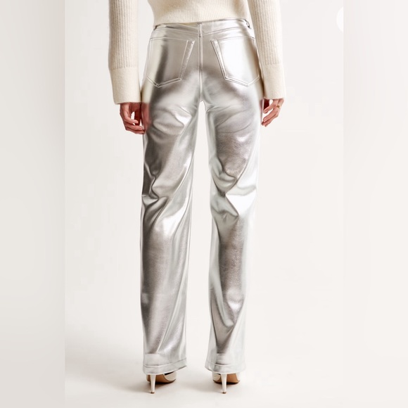 NWT Abercrombie Vegan Leather 90s high rise Relaxed Pant in silver size 14 - Picture 2 of 8